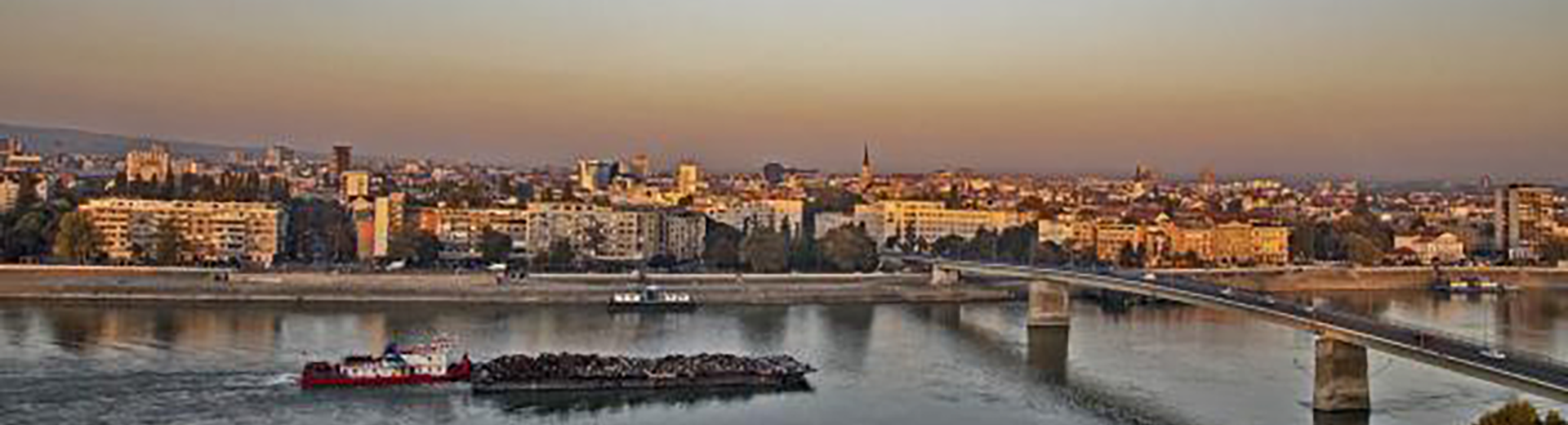 pogled sa petrovaradinske tvrdjave na Novi Sad